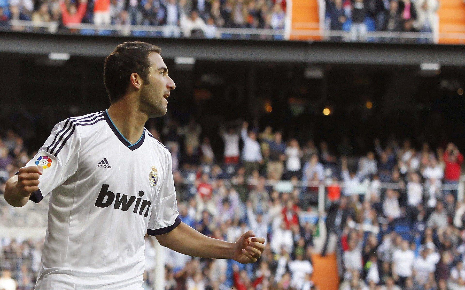 英超新势力崛起，谢菲联瞄准亚洲飞翼，500万欧解约金引爆转会市场